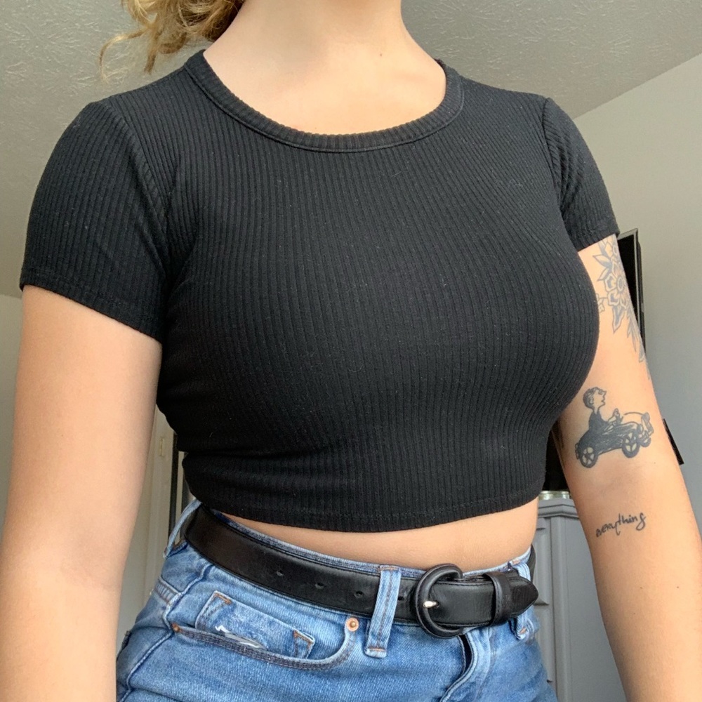 Black crop top